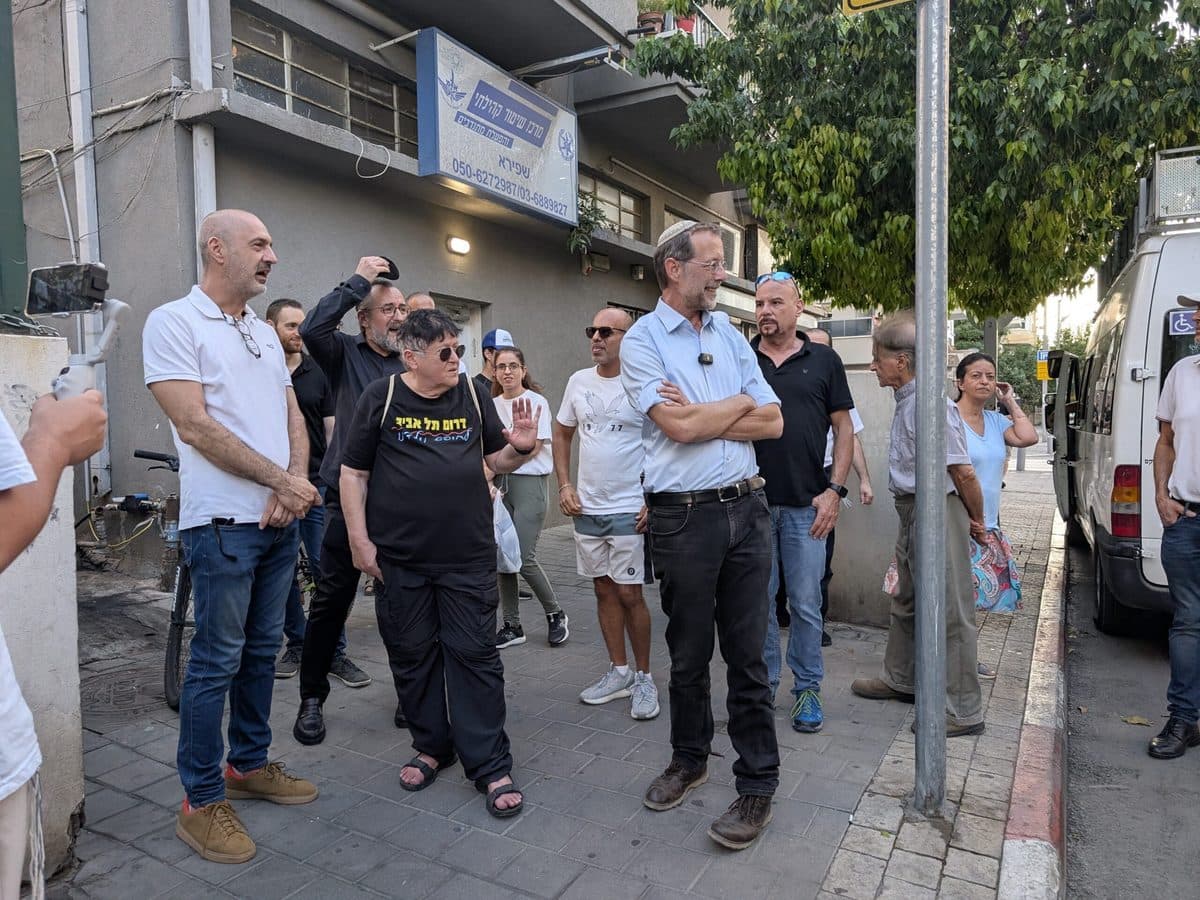 משה פייגלין בקמפיין רחוב, פוגש אזרחים פנים אל פנים