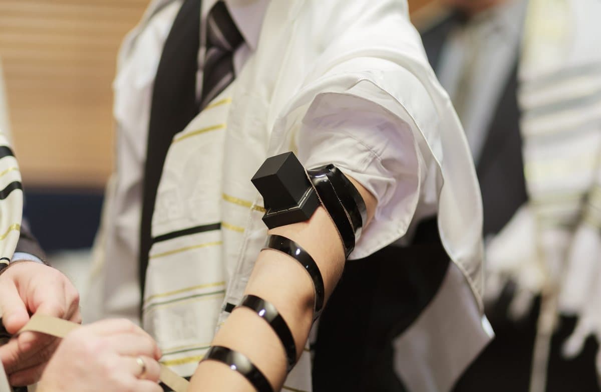 מסורת יהודית – זהות יהודית וחירות הפרט